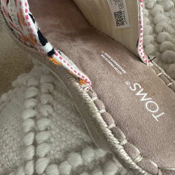 TOMS Monica Mule Embroidered BOHO Espadrilles. - Picture 6 of 9